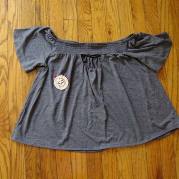 SO Grey Off Shoulder Tee - Picture 3 of 4